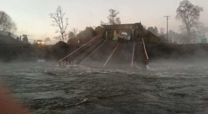 Caída de puente Cancura, dejó un fallecido.