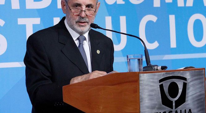 Diputados del Frente Amplio, pidieron formalmente la destitución de Abott, Fiscal Nacional