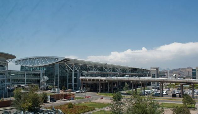 Menor de 14 años, muere en vuelo Miami-Chile, por paro cardio respiratorio. Padecía de hipotiroidismo, sin estar medicada.