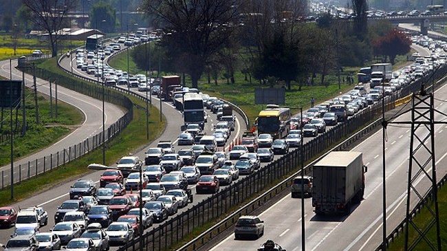 Se espera que 600 mil autos salgan de la capital, durante el fin de semana de fiestas patrias