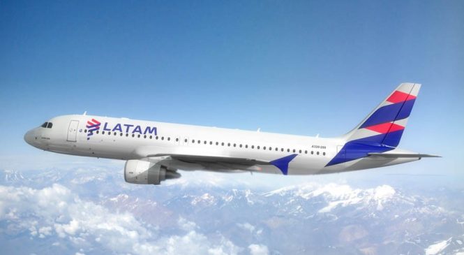 LATAM. Padres de menor fallecida en vuelo Miami-Santiago, acusaron no haber recibido ayuda para salvar a su hija. Versión contrapuesta a la de Latam.