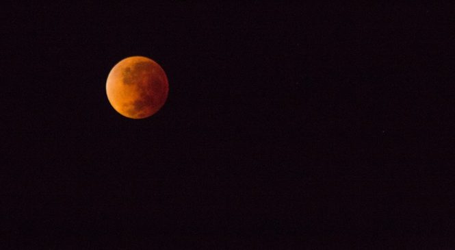 Descrubren 12 nuevas lunas en Júpiter y una es «extraña»