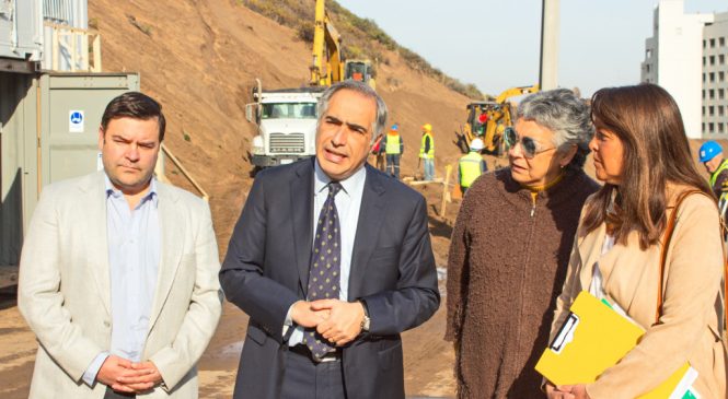Rodrigo Eitel (Director de DiarioChile) junto al Senador Chahuán, la Concejal María José Aguirre y el equipo del diputado Celis, visitaron las Dunas de Concón