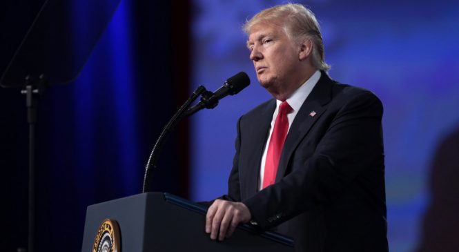 Trump aseguró que Maduro es «derrocable», y EE.UU. impuso sanciones a esposa de Maduro y sus cercanos políticos.